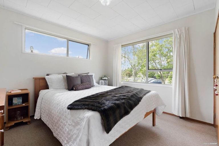 Photo of property in 13 Kereru Place, Half Moon Bay, Auckland, 2012