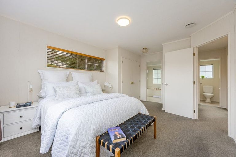Photo of property in 2/112 Nigel Road, Browns Bay, Auckland, 0630