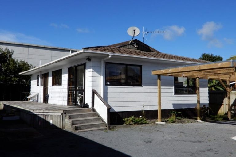 Photo of property in 53a Brandon Road, Glen Eden, Auckland, 0602