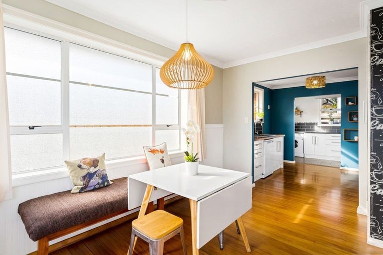 Photo of property in 3 Hikurangi Street, Te Atatu Peninsula, Auckland, 0610