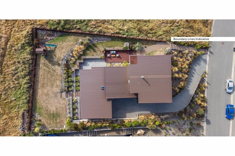 Photo of property in 3 Ridgeway Place, Richmond Hill, Christchurch, 8081