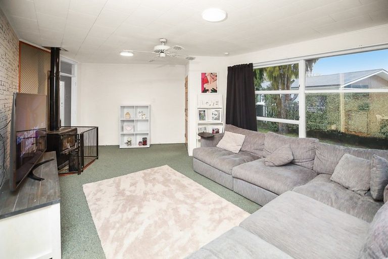 Photo of property in 99 Collins Road, Melville, Hamilton, 3206