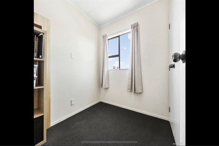 Photo of property in 8/37a Glengarry Road, Glen Eden, Auckland, 0602