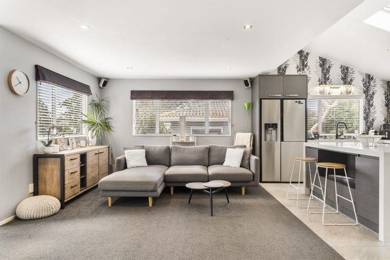 Photo of property in 19 Patons Road, Howick, Auckland, 2014