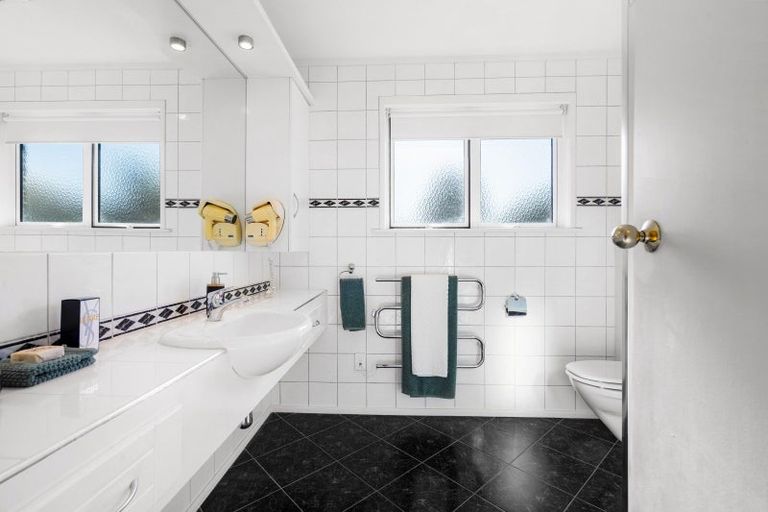 Photo of property in 42 Iona Road, Havelock North, 4130