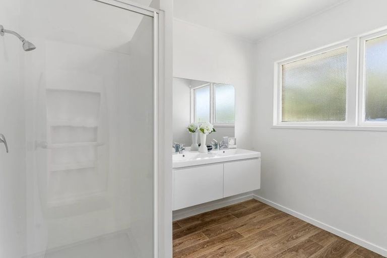 Photo of property in 22 Innismara Avenue, Wattle Downs, Auckland, 2103