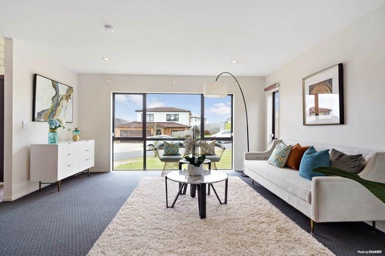 Photo of property in 69 Kirikiri Drive, Papakura, 2110