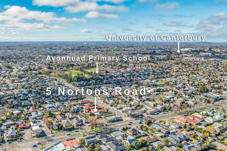 Photo of property in 5 Nortons Road, Avonhead, Christchurch, 8042