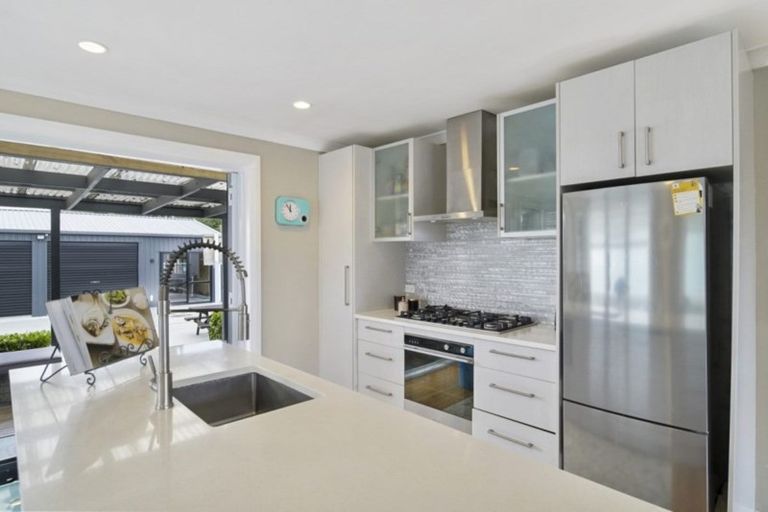 Photo of property in 115 Waihoehoe Road, Drury, 2113