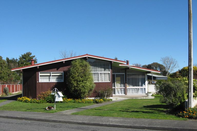 Photo of property in 2 Phillips Place, Havelock North, 4130