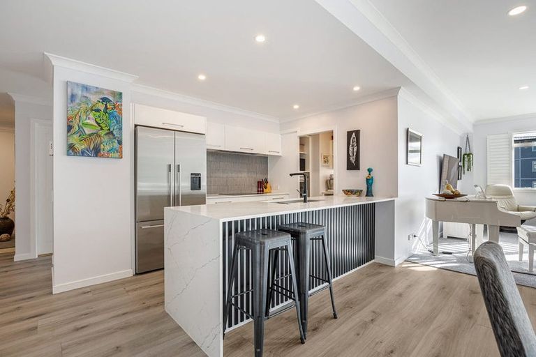 Photo of property in 42 Eaves Bush Parade, Orewa, 0931