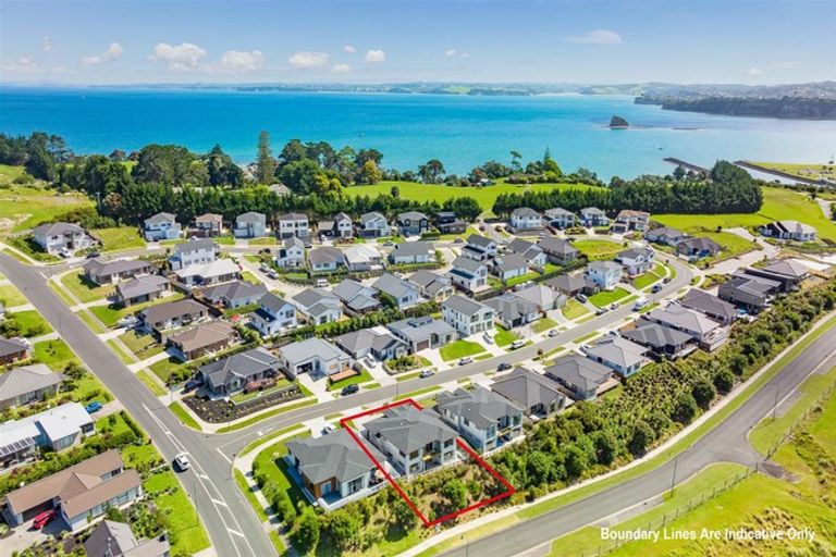 Photo of property in 4 Resolution Drive, Gulf Harbour, Whangaparaoa, 0930
