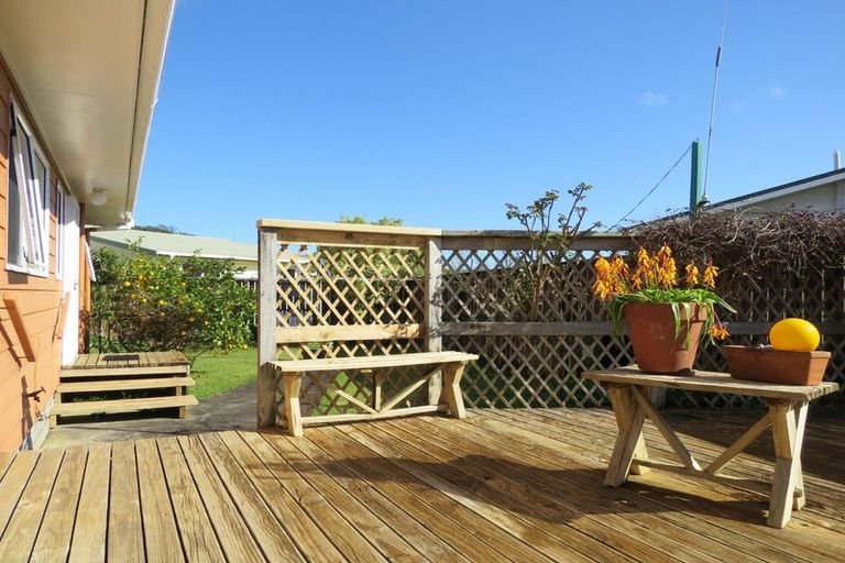 Photo of property in 12 Courthouse Lane, Coromandel, 3506