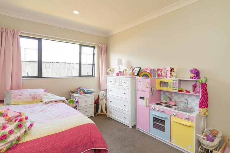 Photo of property in 32 Moana Grove, Waiwhetu, Lower Hutt, 5010