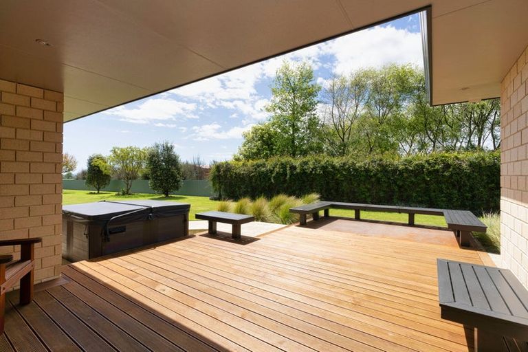 Photo of property in 347a Tararua Road, Levin, 5571