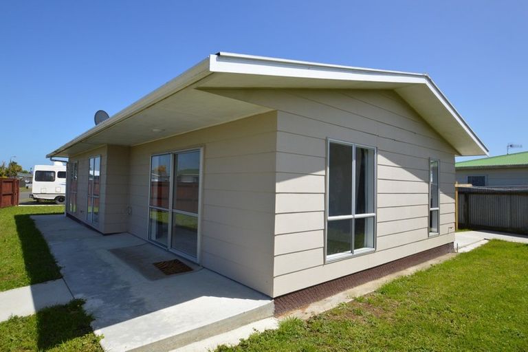 Photo of property in 38 Strathmore Avenue, Levin, 5510
