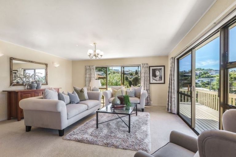 Photo of property in 2/33 Parr Terrace, Castor Bay, Auckland, 0620