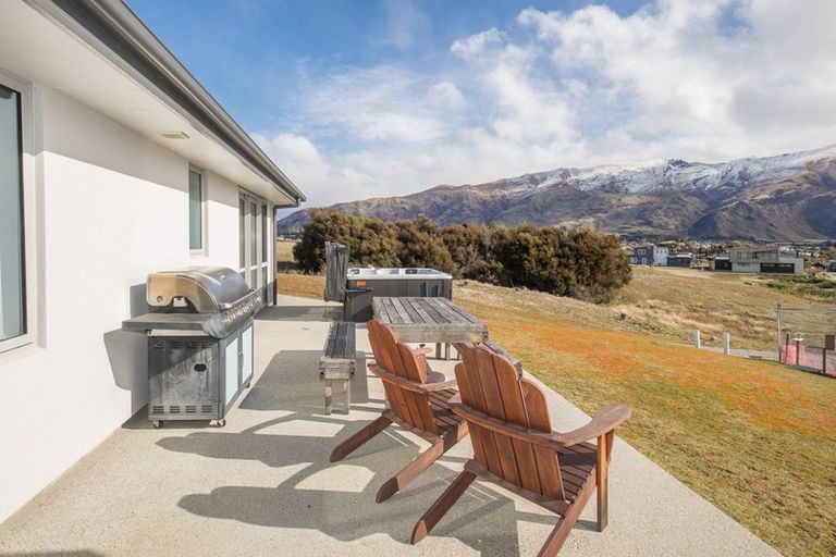 Photo of property in 6 Barclay Place, Wanaka, 9305