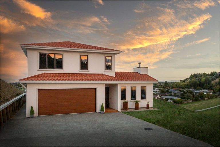 Photo of property in 4 Ridgeway Terrace, Taradale, Napier, 4112