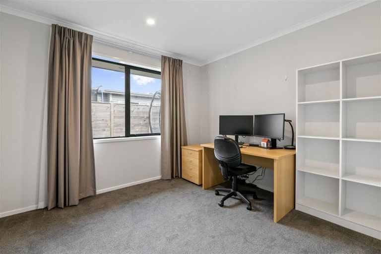 Photo of property in 47 Couldrey Crescent, Red Beach, 0932