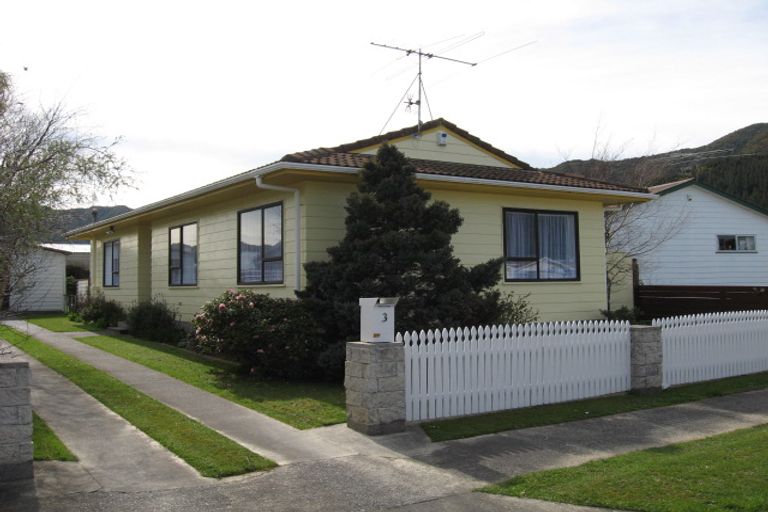 Photo of property in 3 Concord Street, Wainuiomata, Lower Hutt, 5014