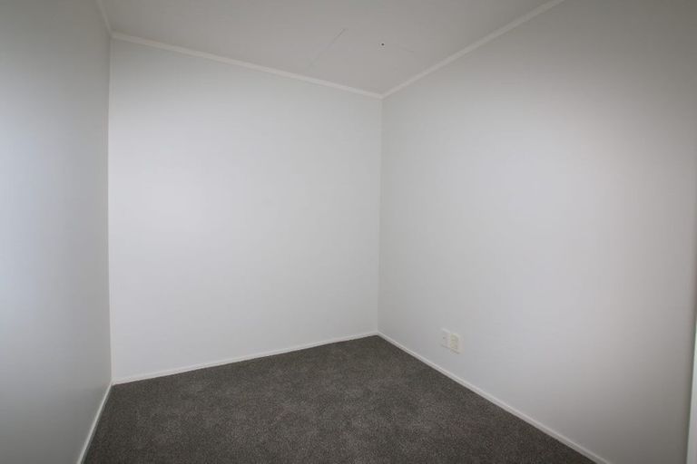 Photo of property in 6a/30 Westward Ho, Glen Eden, Auckland, 0602