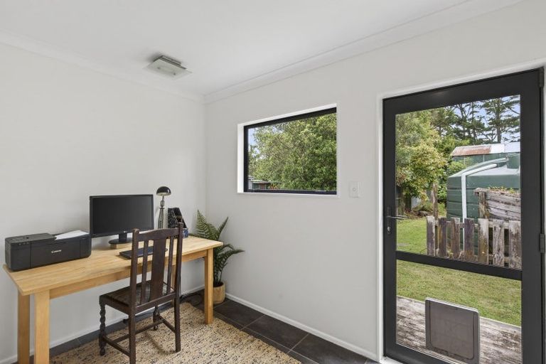 Photo of property in 327 Awai Road, Tarurutangi, New Plymouth, 4372