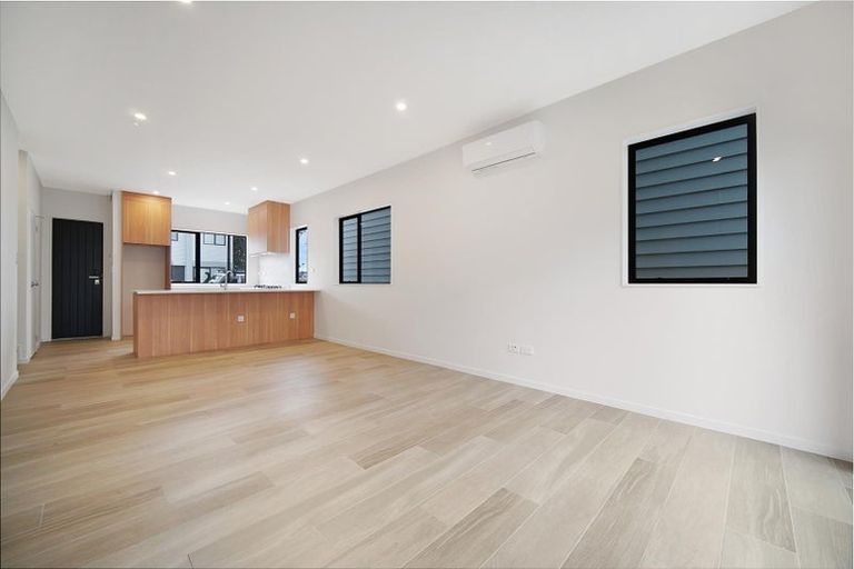 Photo of property in 5 Bei Road, Papakura, 2110