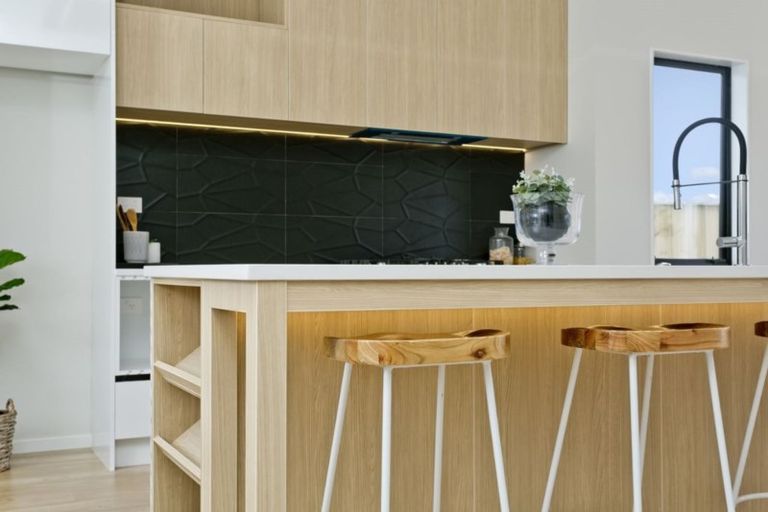 Photo of property in 18 Surf View Crescent, Red Beach, 0932