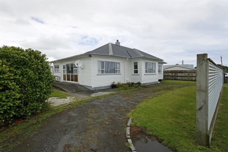 Photo of property in 31 Ihaia Road, Opunake, 4616