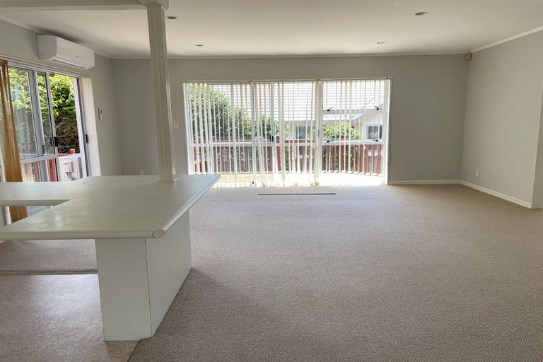 Photo of property in 7 Anure Place, Highland Park, Auckland, 2010