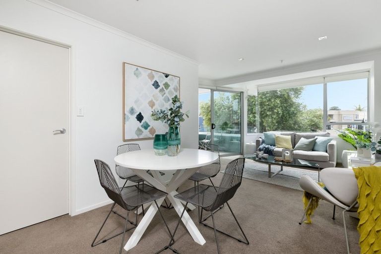 Photo of property in Algarve Apartments, 102/332 Maunganui Road, Mount Maunganui, 3116