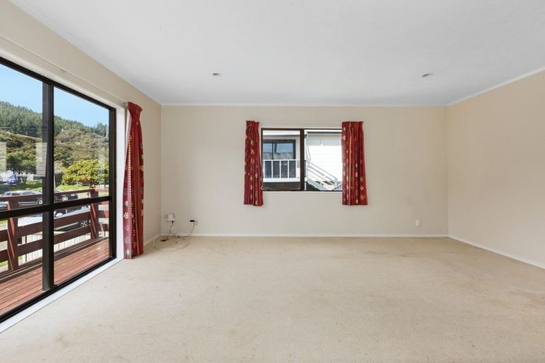 Photo of property in 58 Albatross Close, Whitby, Porirua, 5024