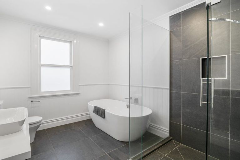 Photo of property in 154 Hinemoa Street, Birkenhead, Auckland, 0626