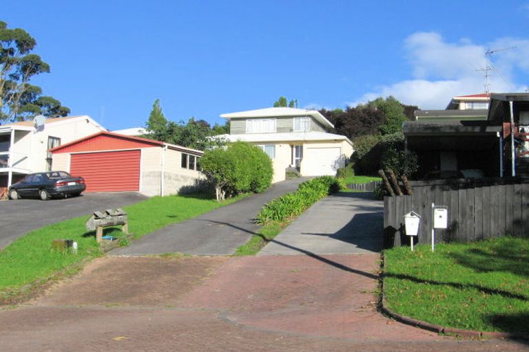 Photo of property in 2/7 Lyell Court, Clover Park, Auckland, 2019