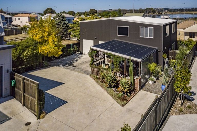 Photo of property in 168a Charles Street, Westshore, Napier, 4110