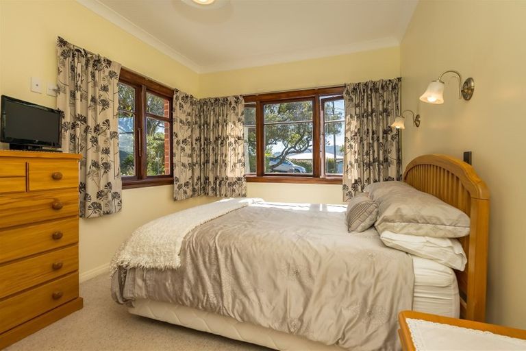 Photo of property in 1 Jane Street, Macandrew Bay, Dunedin, 9014