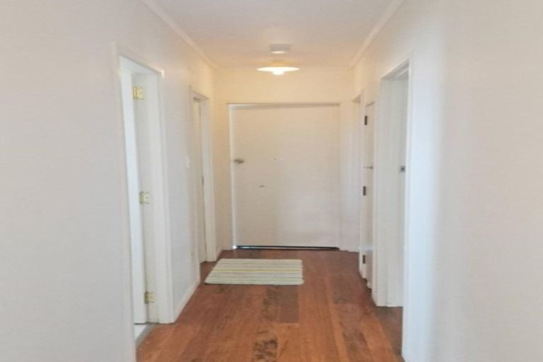 Photo of property in 20 Aotea Road, Glen Eden, Auckland, 0602