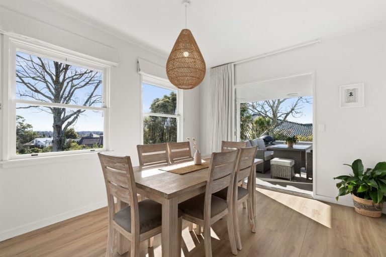 Photo of property in 21 Busby Hill, Havelock North, 4130