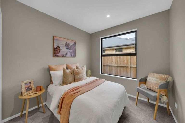 Photo of property in 21 Ellmers Street, Woodend, 7691