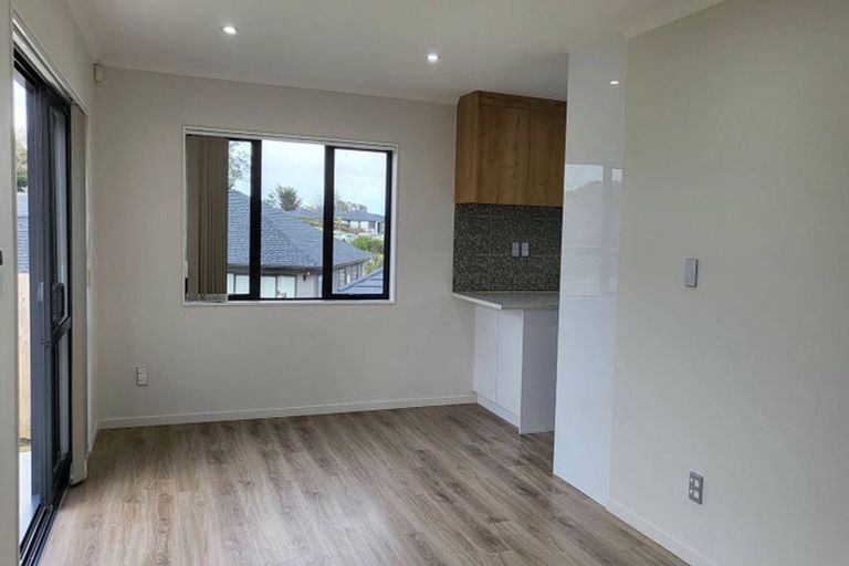 Photo of property in 37 Nola Dawn Avenue, Papakura, 2110