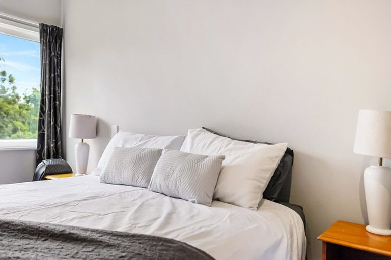 Photo of property in 14 Fairmount Road, Titirangi, Auckland, 0604