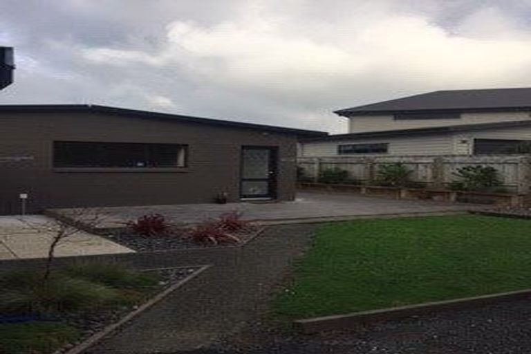 Photo of property in 6 Pine Tree Lane, Korokoro, Lower Hutt, 5012