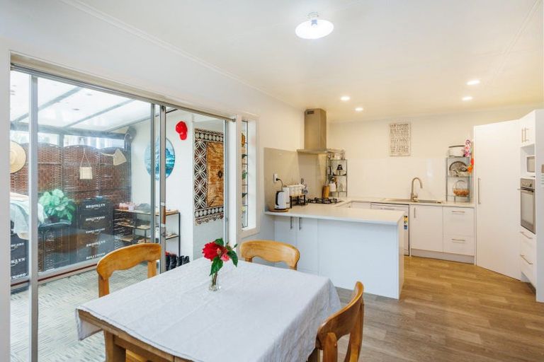 Photo of property in 43 Richmond Avenue, Takaro, Palmerston North, 4410