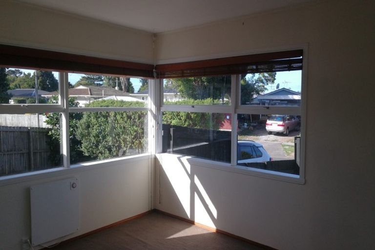 Photo of property in 2 Challinor Street, Pakuranga, Auckland, 2010