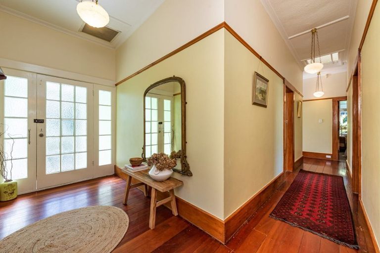 Photo of property in 383 Karori Road, Karori, Wellington, 6012