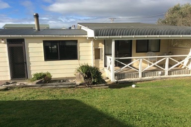 Photo of property in 15 Costello Crescent, Pukehina, Te Puke, 3189