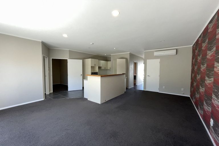 Photo of property in 913/9 Fields Parade, Oteha, Auckland, 0632