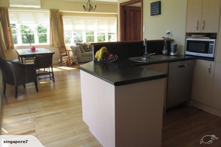 Photo of property in 118 Cashmere Avenue, Khandallah, Wellington, 6035