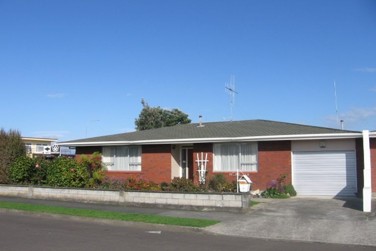 Photo of property in 1 Panako Place, Awapuni, Palmerston North, 4412